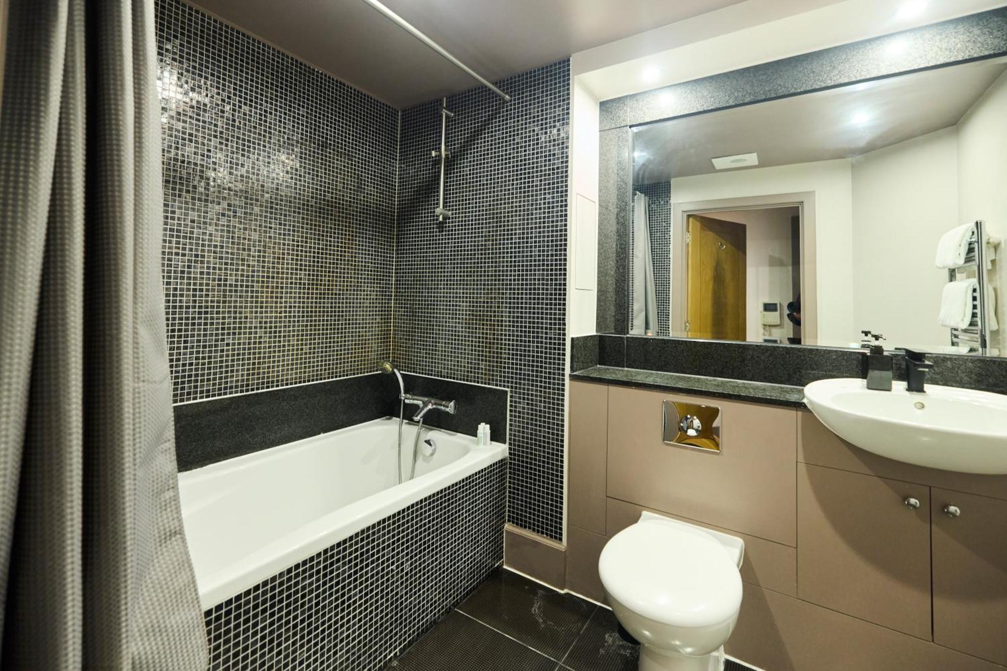 The Vauxhall Hideout - Comfy 2Bdr Flat With Balcony Londen Buitenkant foto